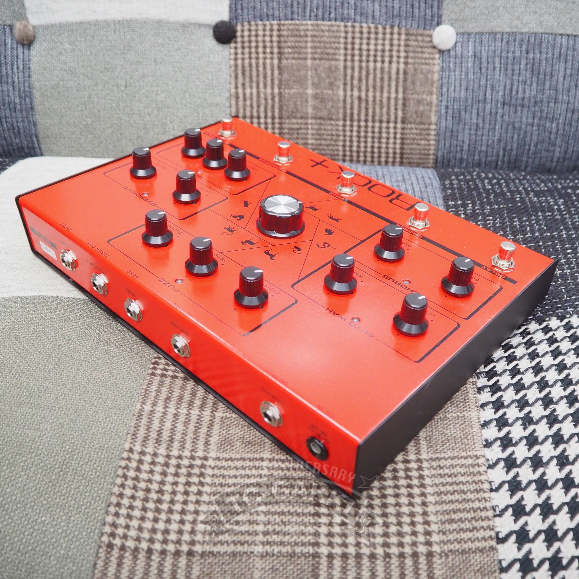ROCK+ Effector (Red) - TC楽器 - TCGAKKI