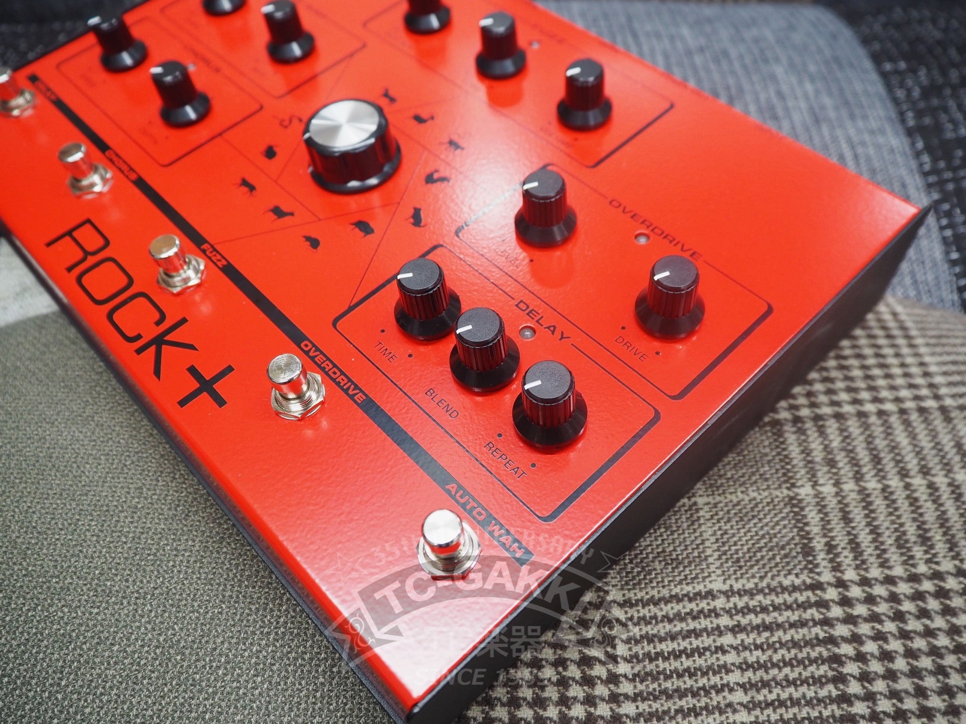 ROCK+ Effector (Red) - TC楽器 - TCGAKKI
