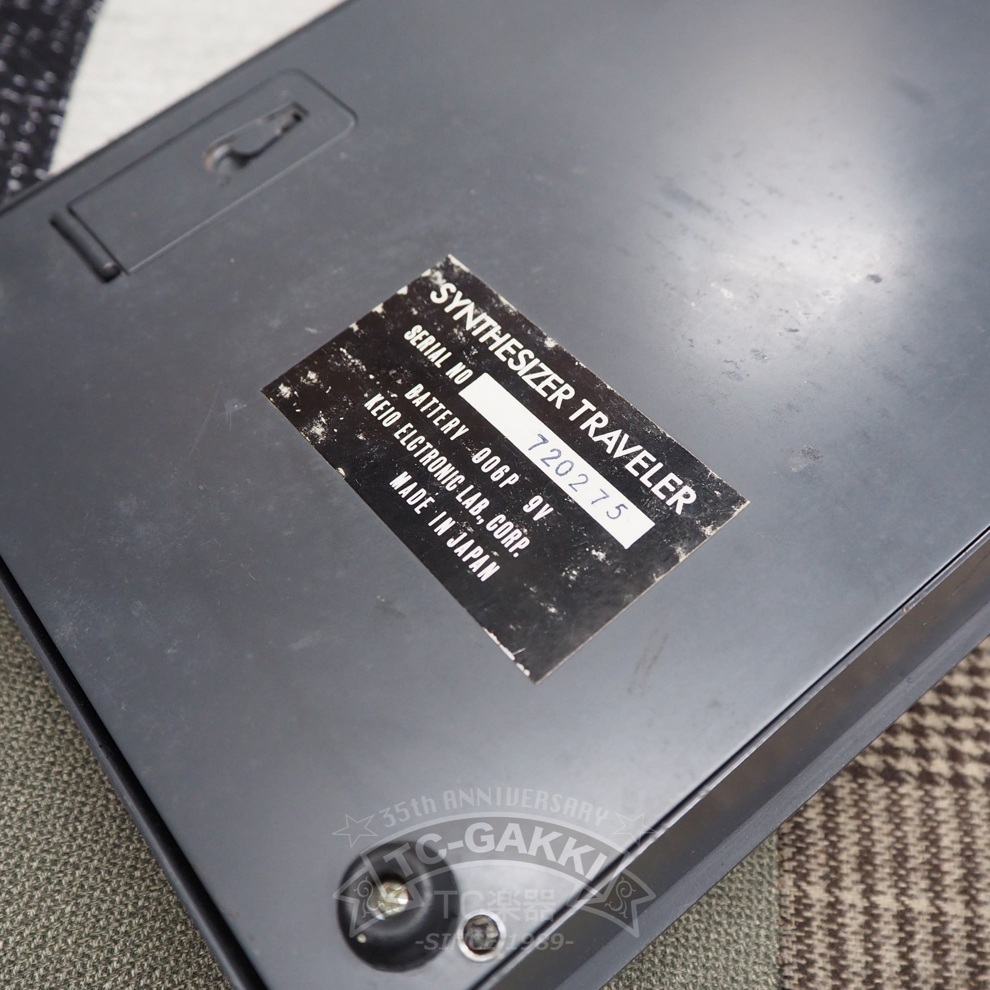 Synthesizer Traveller F-1