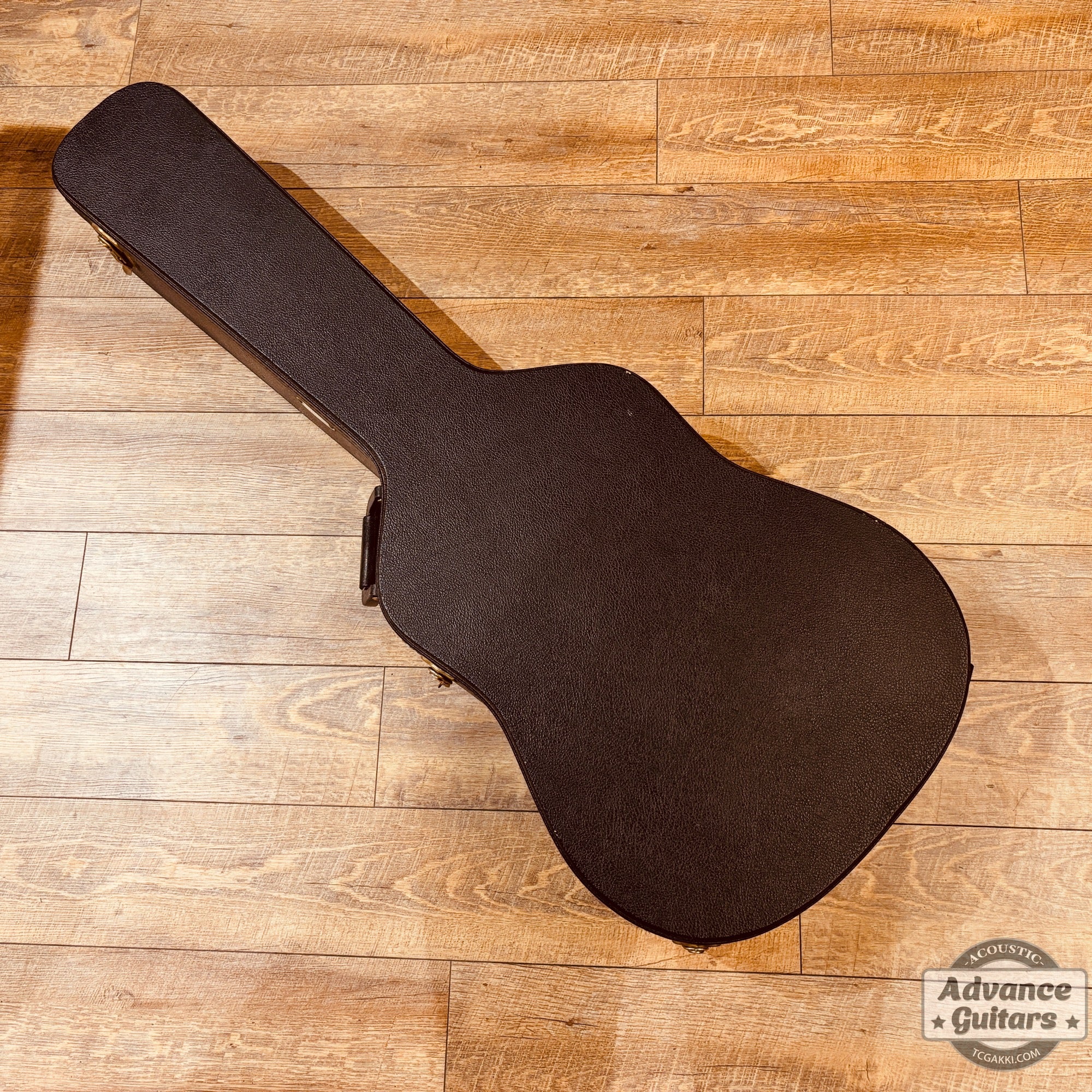 Martin 2004년산 D-16GT