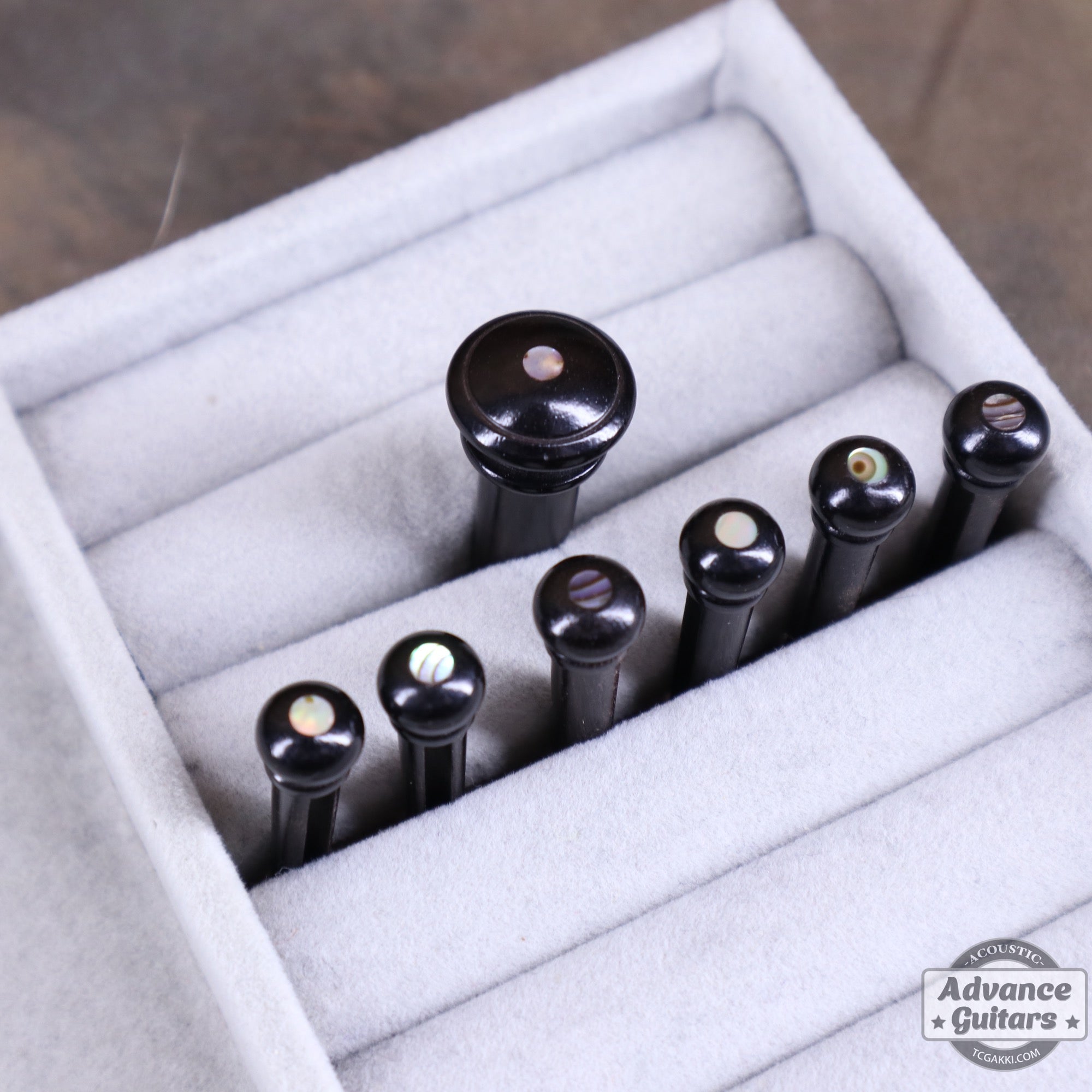 Preciso  Wood Bridge Pin & End Pin Set（Ebony & Abalone Dot）