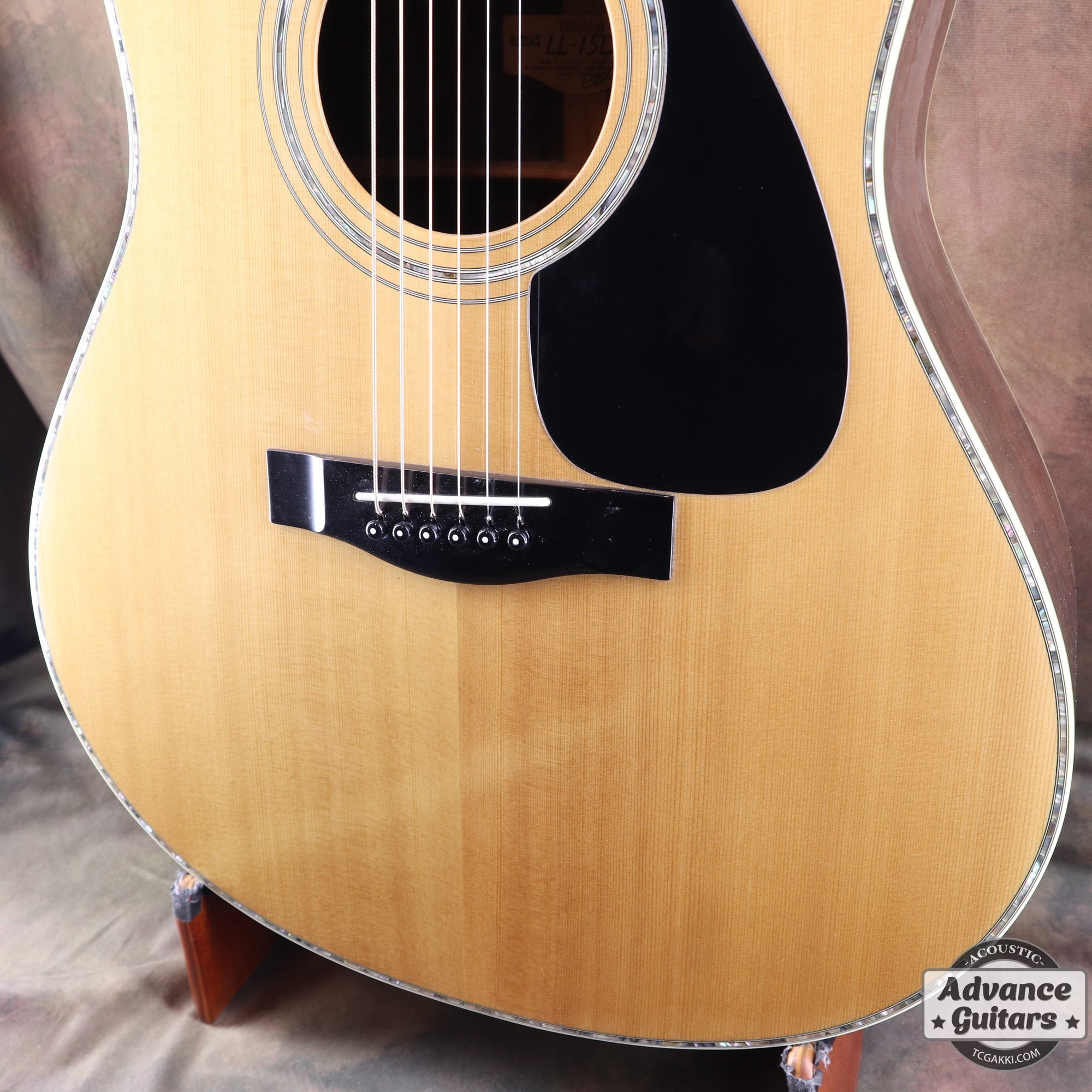YAMAHA 1989 LL-15D