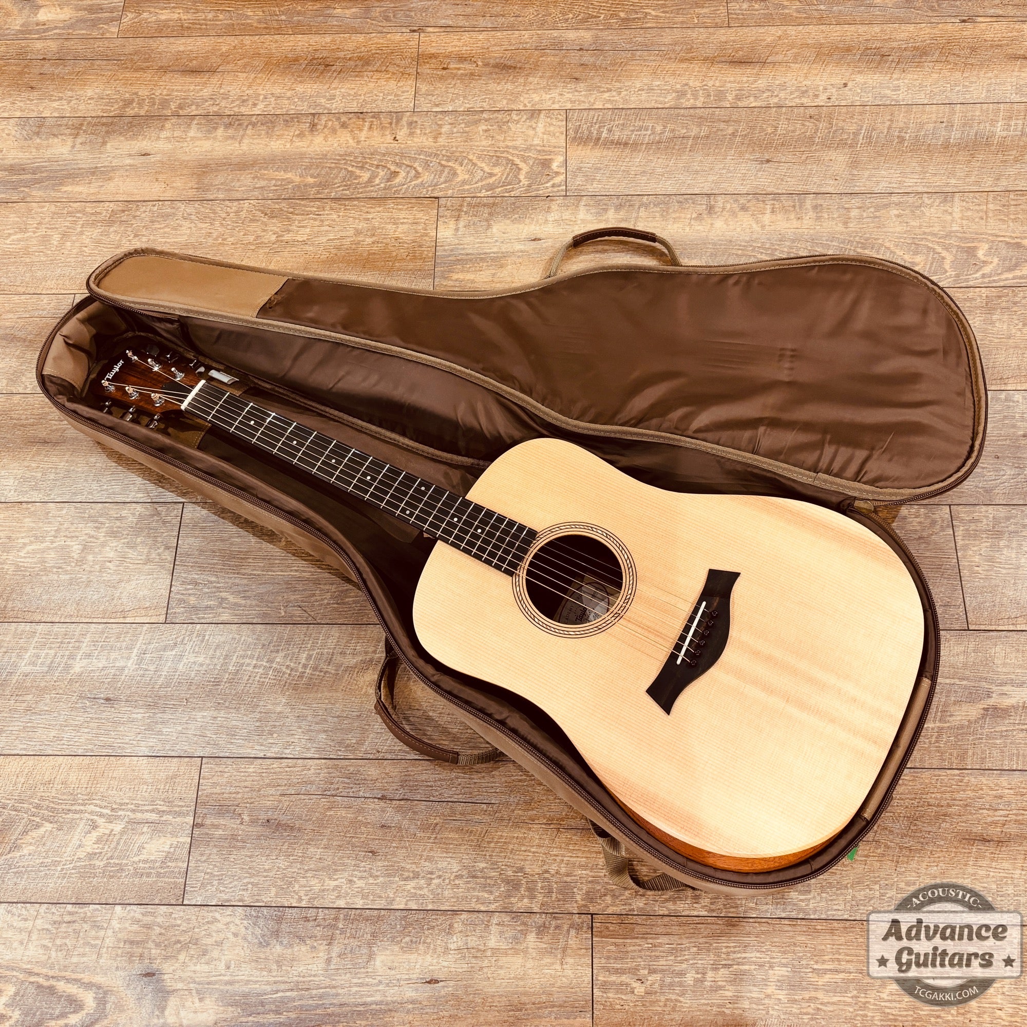 Taylor 2022年製 Academy 10