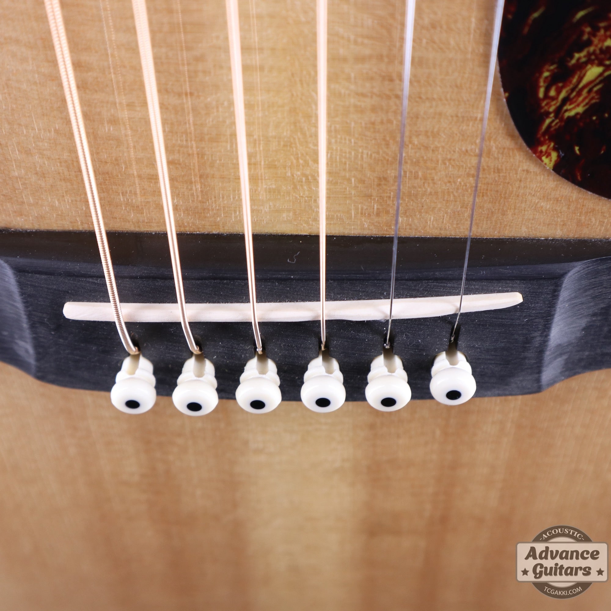 Martin 2004년산 D-16GT