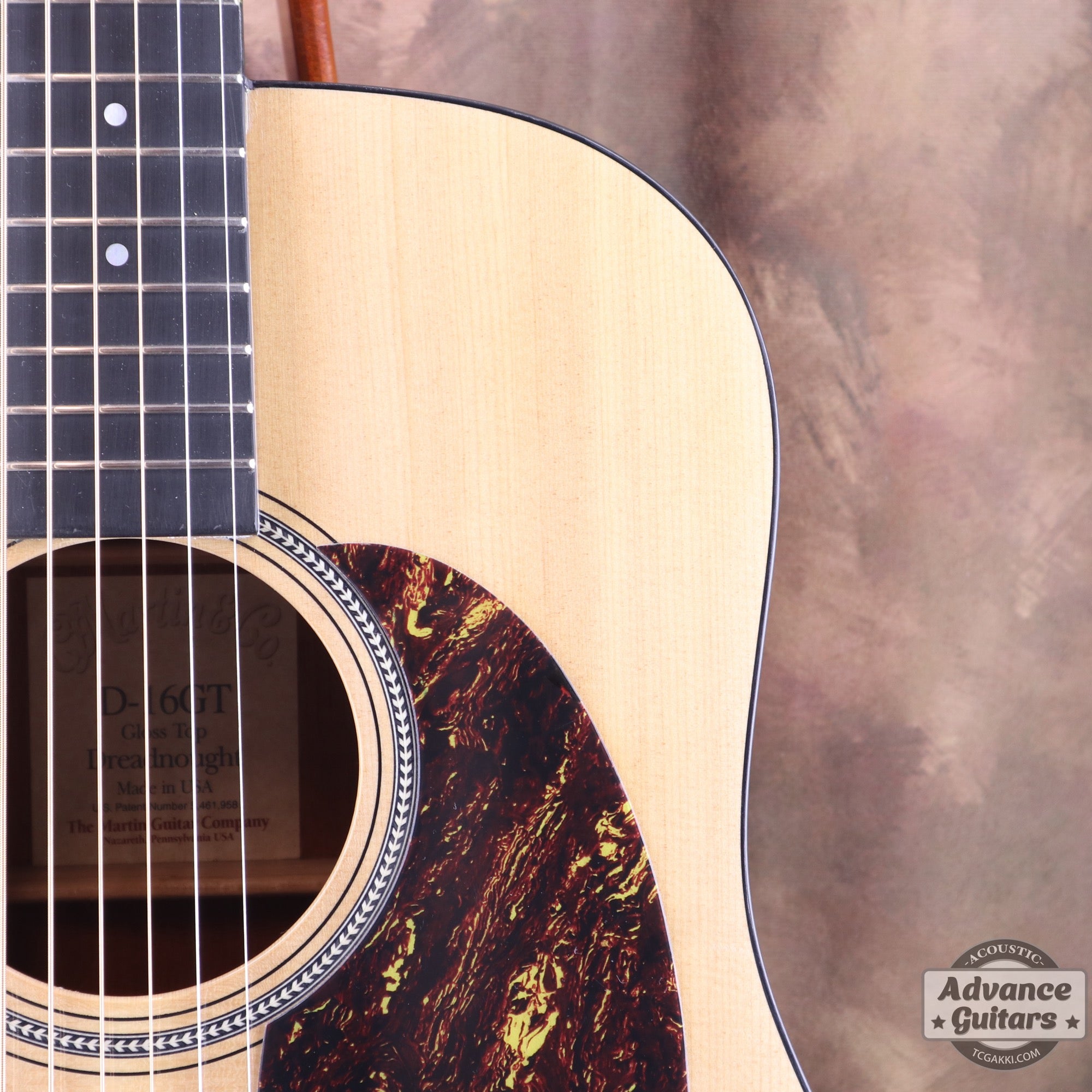 Martin 2004년산 D-16GT