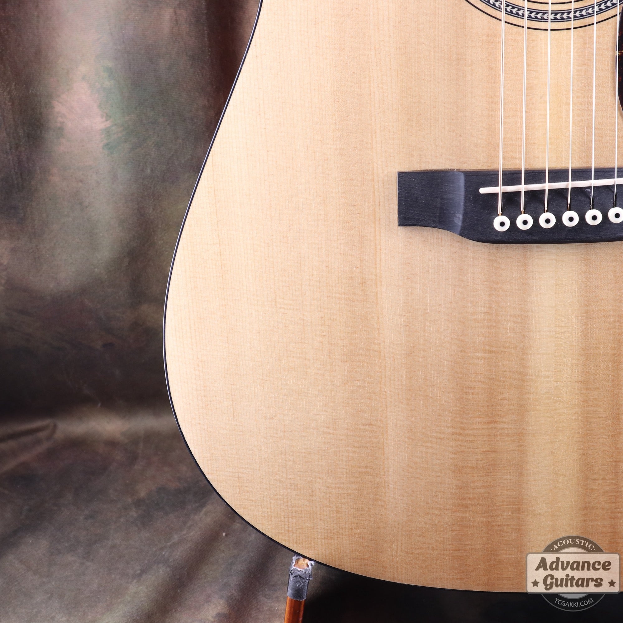 Martin 2004년산 D-16GT