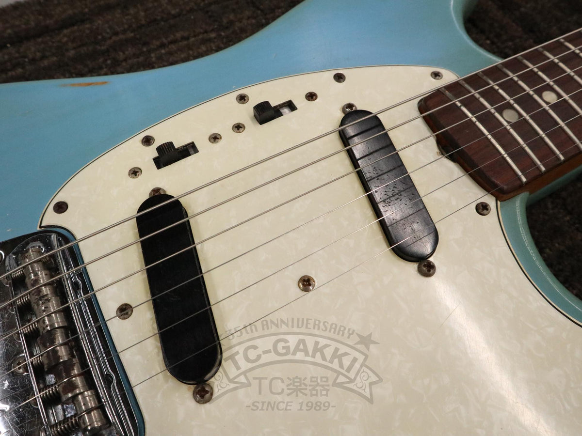 Fender 1966 Mustang Daphne Blue