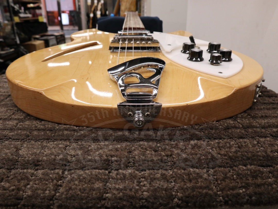 Rickenbacker 330