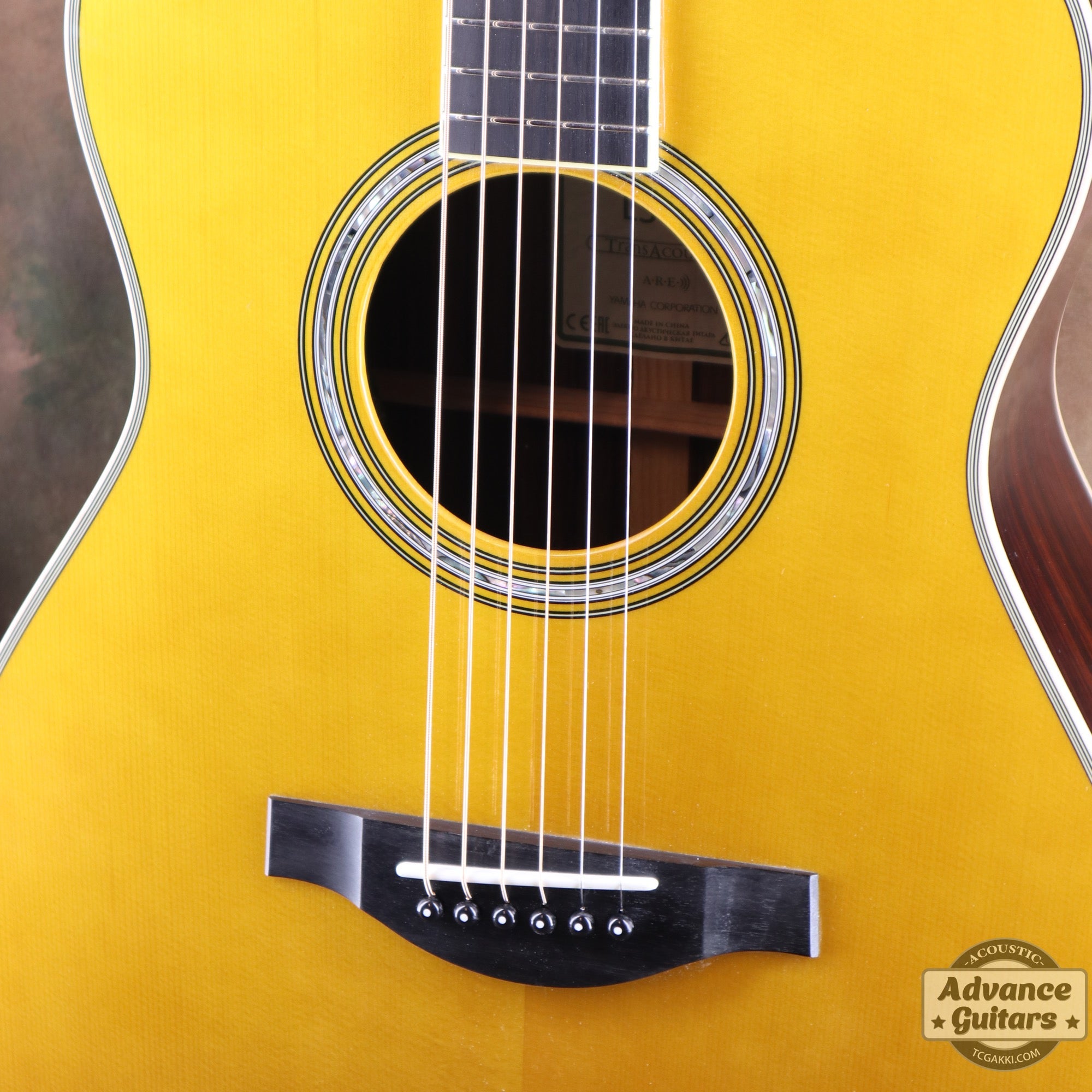 YAMAHA LS-TA aus dem Jahr 2022 