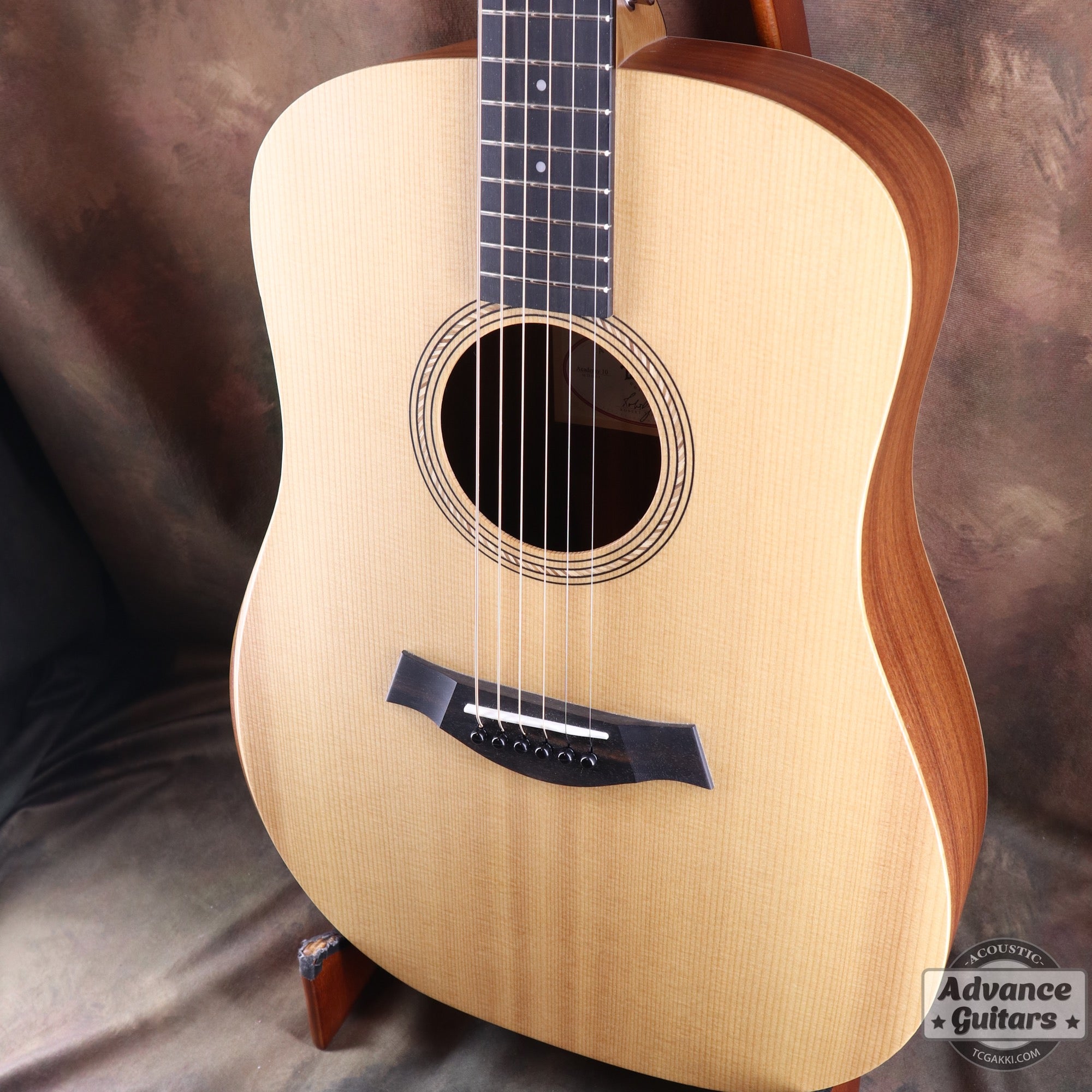 Taylor 2022年製 Academy 10