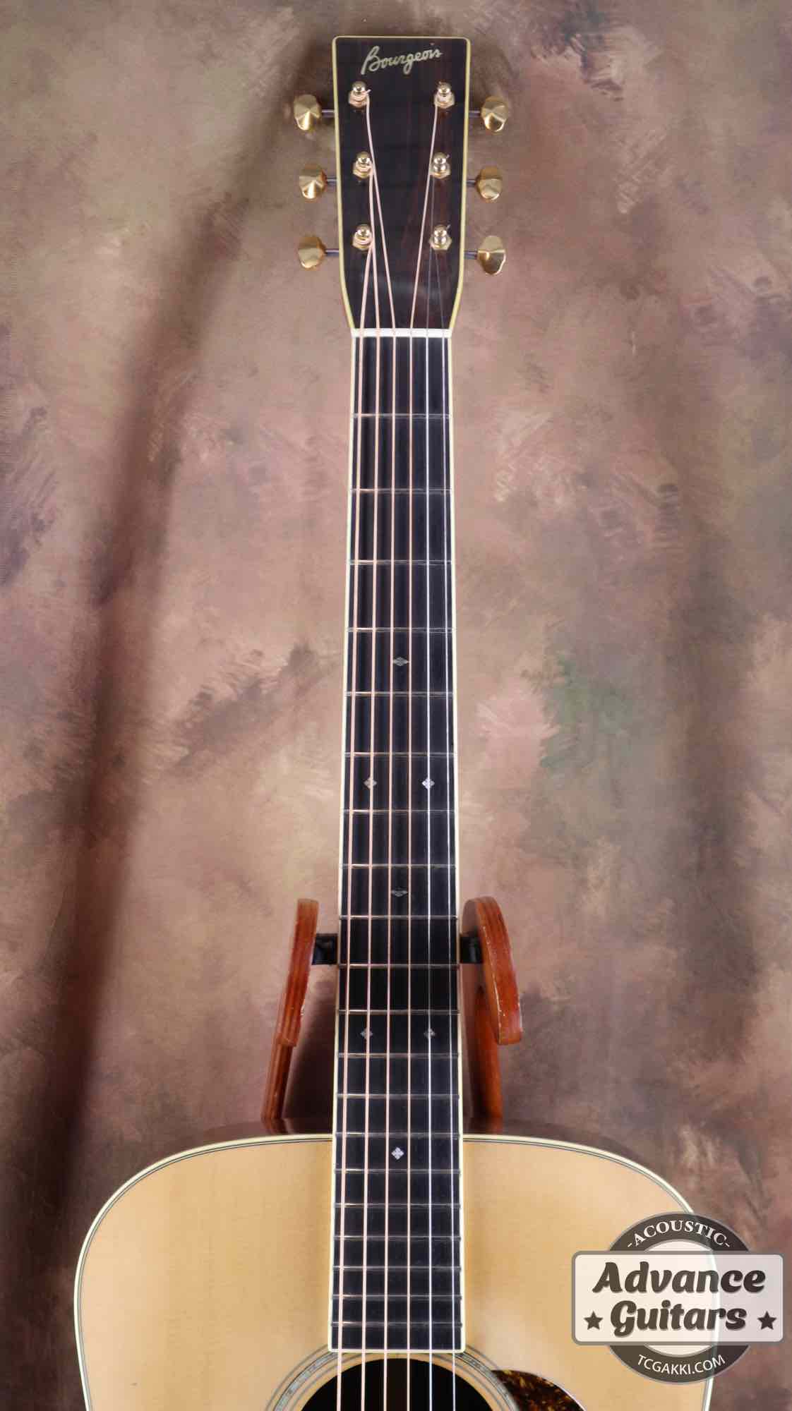 D-150 CUSTOM 