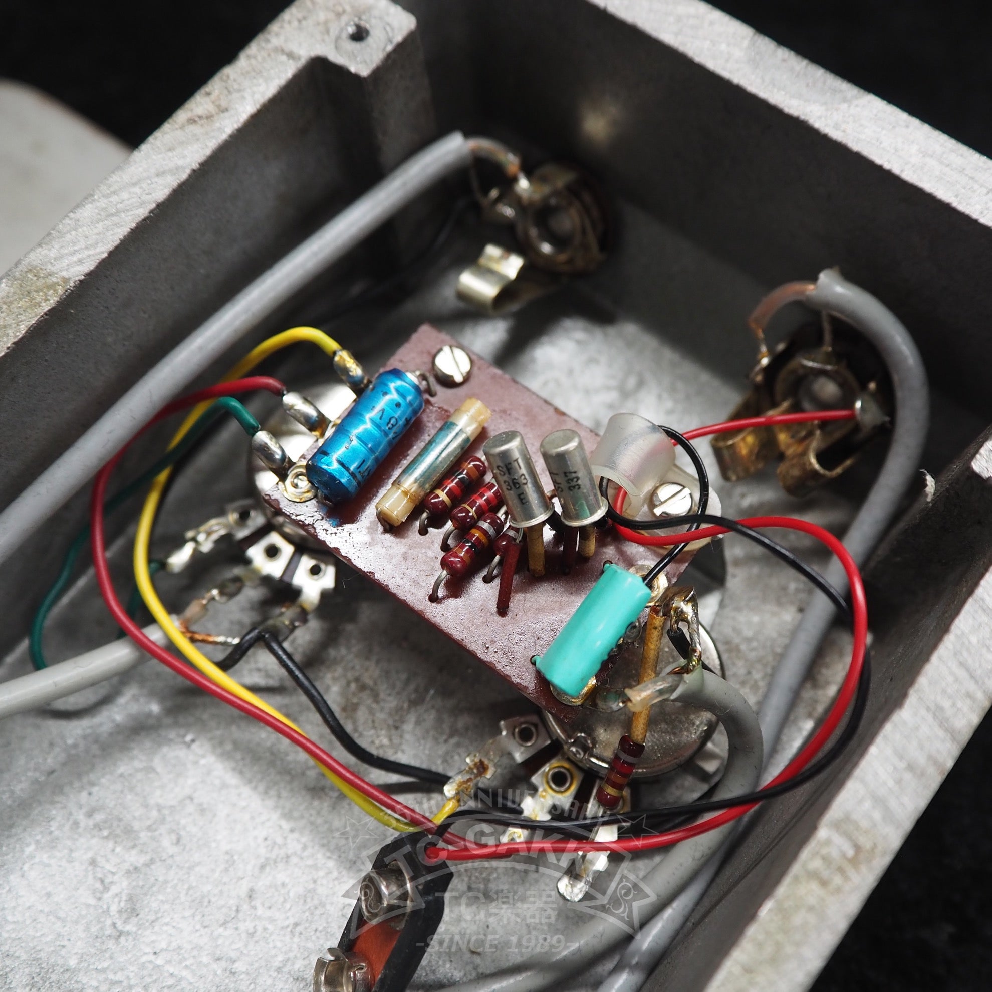 TONE BENDER (V828/GRAY) - TC楽器 - TCGAKKI