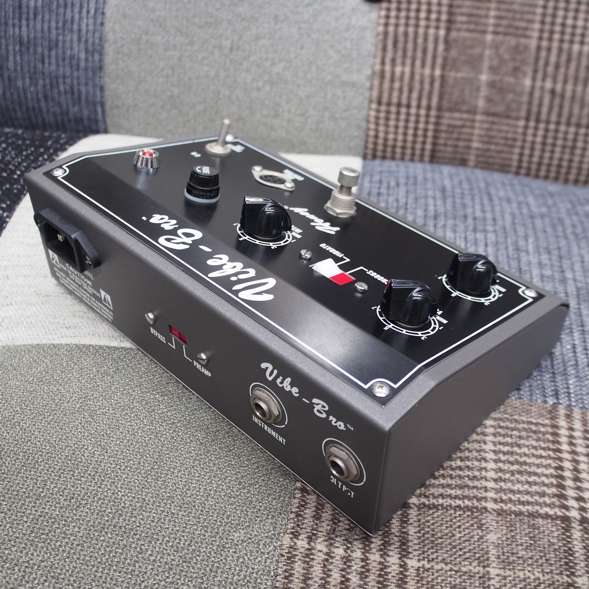 VIBE-BRO CHORUS/VIBRATO w/FOOT PEDAL