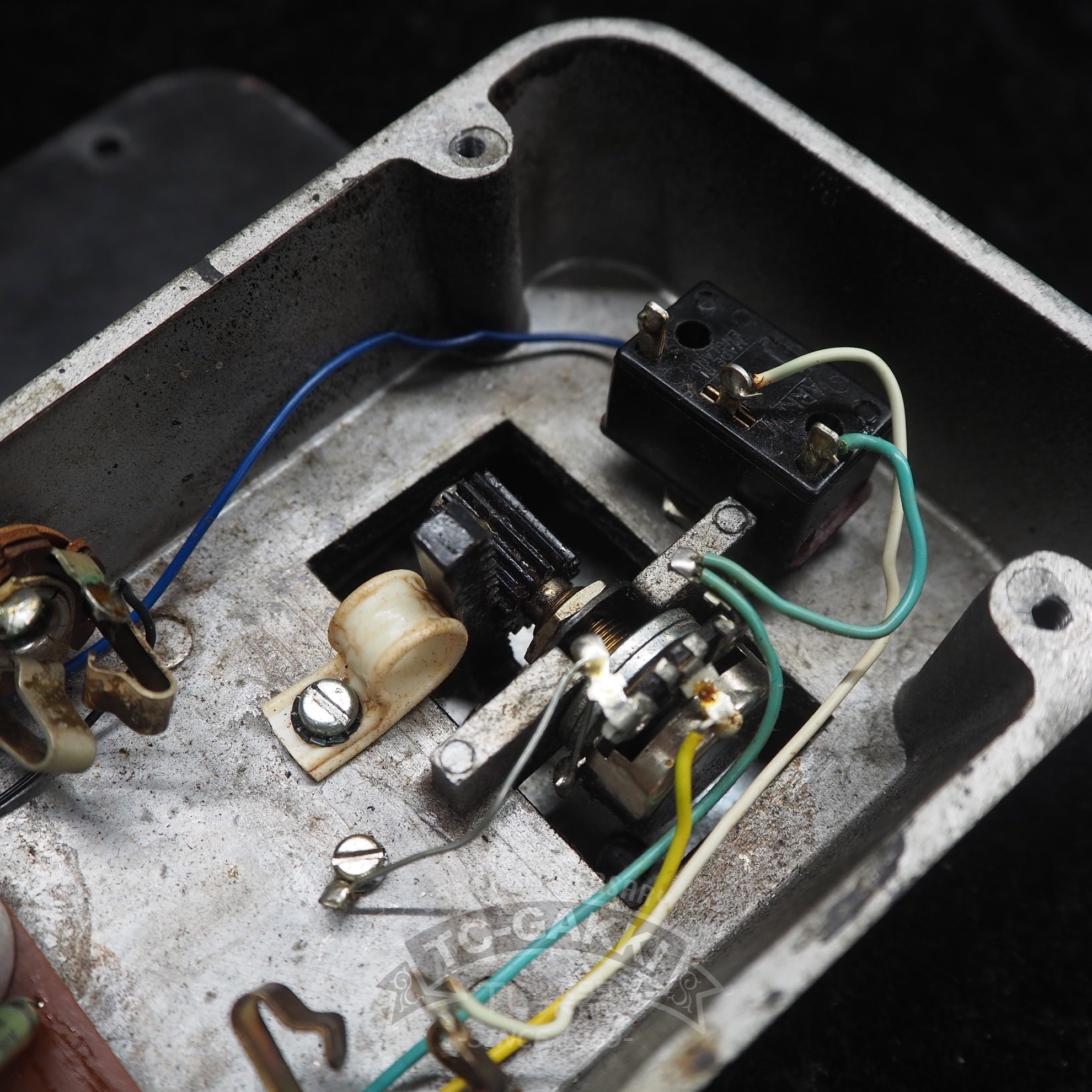 VOX V846 WAH - WAH (MADE IN ITALY FOR THOMAS ORGAN) - TC楽器 - TCGAKKI
