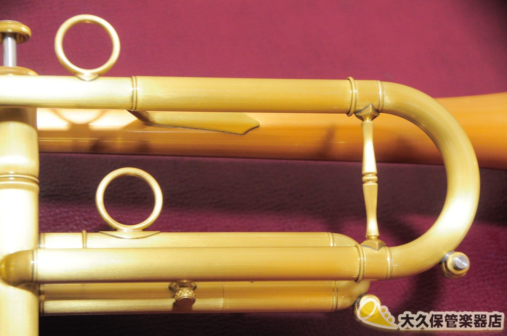 クイーン・ブラス “ZORRO”MODEL II Satin Lacquer Red Brass Bell (新品) - TC楽器 - TCGAKKI