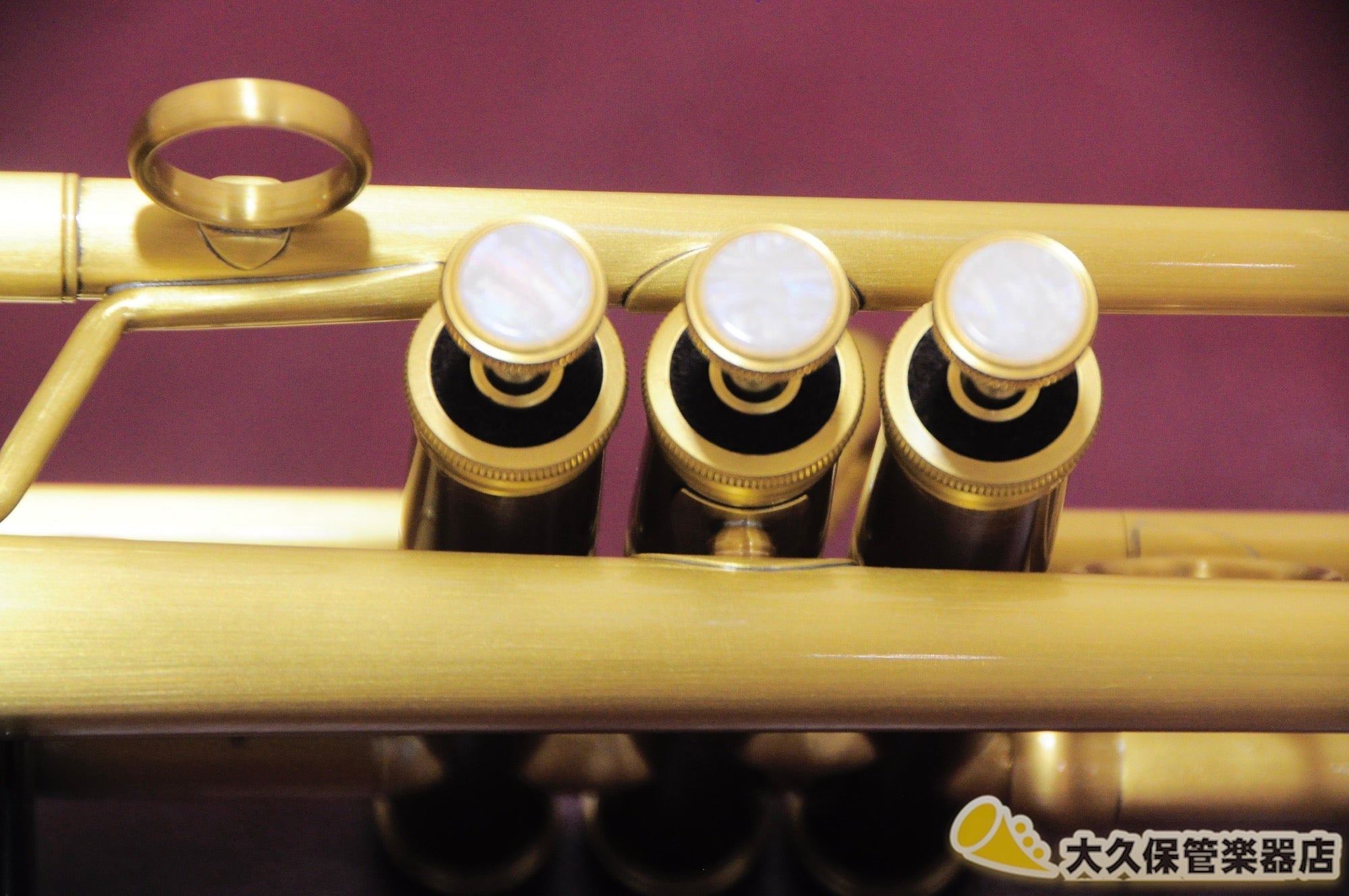 クイーン・ブラス “ZORRO”MODEL II Satin Lacquer Yellow Brass Bell (新品) - TC楽器 - TCGAKKI