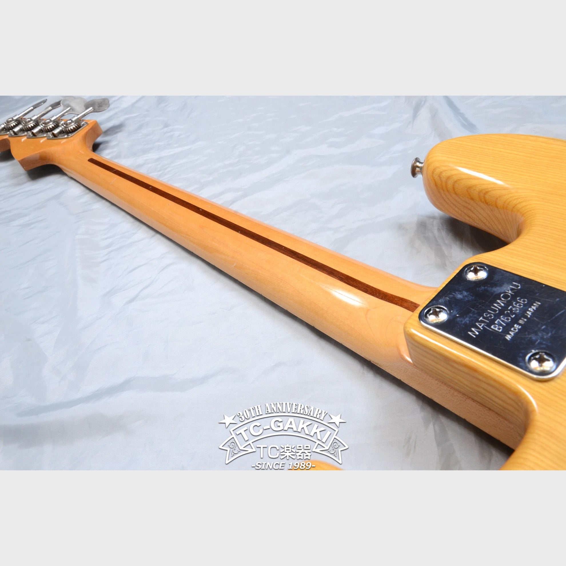 日本安心589-146■Aria Pro Ⅱ　ベースギター　ブルー Aria Pro II