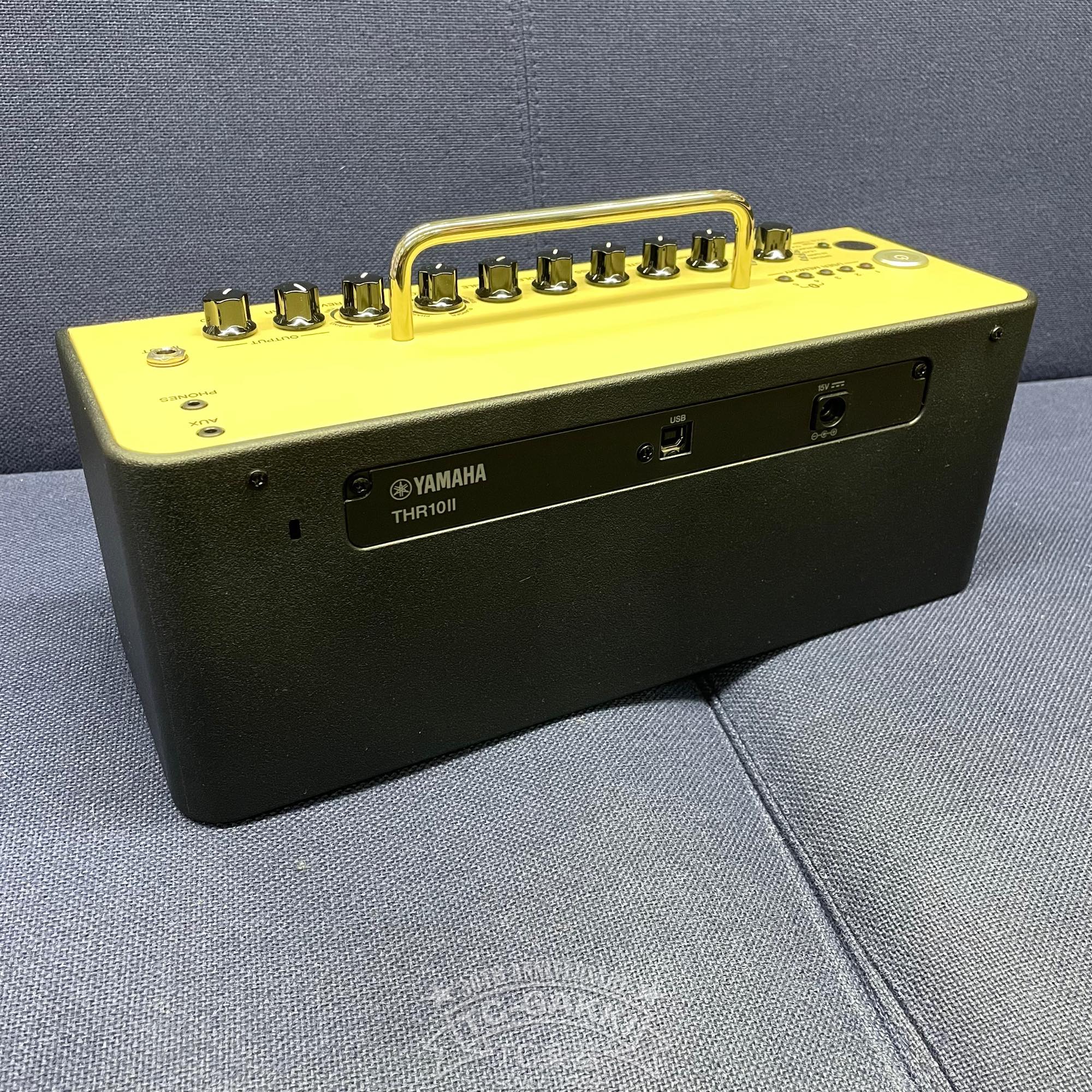 ギター用アンプ THR10ii Yamaha 付き